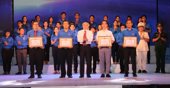 Tuyên dương 234 Thanh niên tiên tiến TPHCM làm theo lời Bác năm 2020 ảnh 3