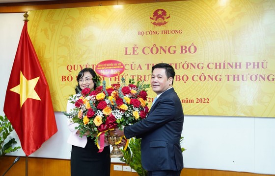 Đồng chí Phan Thị Thắng nhận chức Thứ trưởng Bộ Công thương ảnh 2
