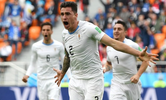 Thần tài Jose Gimenez giải vây bế tắc ảnh 2