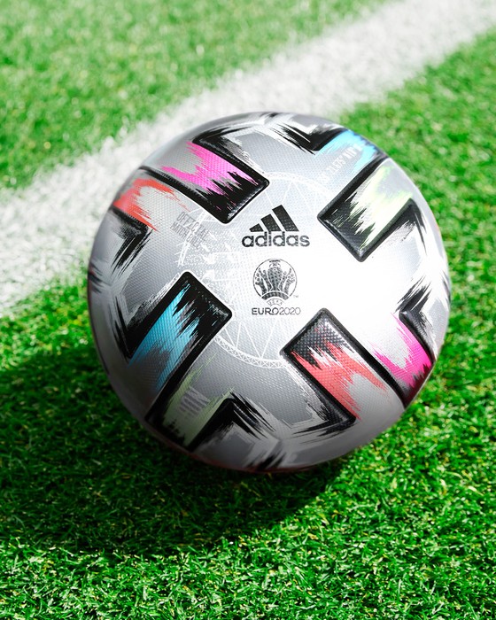 Trình làng trái bóng Uniforia Finale cho các trận bán kết và chung kết Euro 2020 ảnh 1