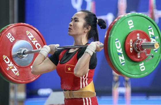 Lực sĩ Vương Thị Huyền chờ được chọn tham dự Olympic.