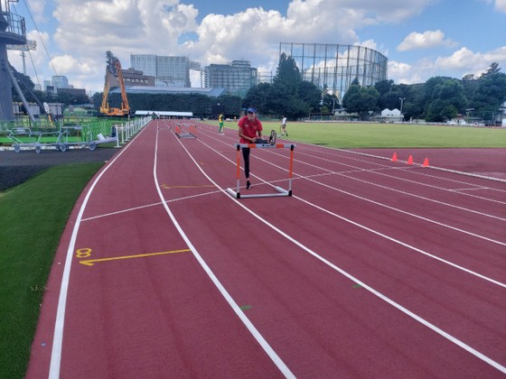 Quách Thị Lan được vào sân tập điền kinh Olympic ảnh 3
