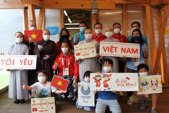 Đoàn thể thao người khuyết tật Việt Nam gặp gỡ kiều bào tại Nhật Bản. Ảnh: TC TDTT