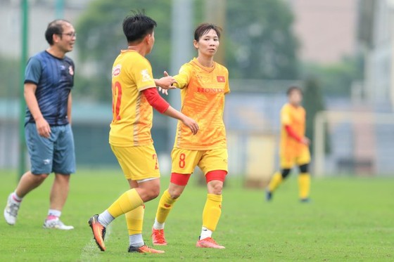 Thùy Trang và Tuyết Dung là những trụ cột trên hàng công của đội tuyển nữ Việt Nam
