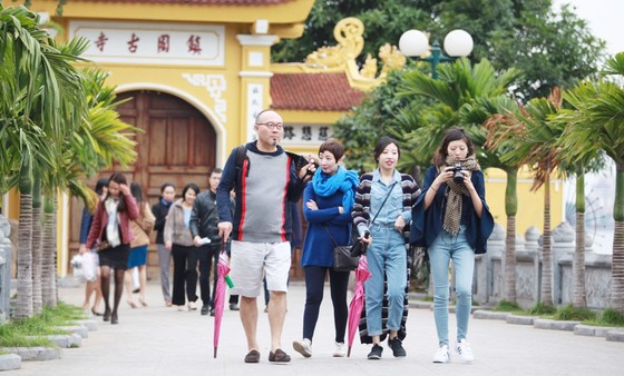 Hai tháng đầu năm khách quốc tế đến Việt Nam tăng gần 37 lần 