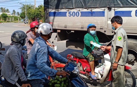 Bạc Liêu hạ cấp độ dịch Covid-19 xuống cấp độ 2 ảnh 1