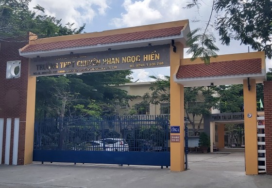 Sở GD-ĐT Cà Mau báo cáo vụ học sinh giỏi bị điểm 0 tiếng Anh vì ngủ quên ảnh 1
