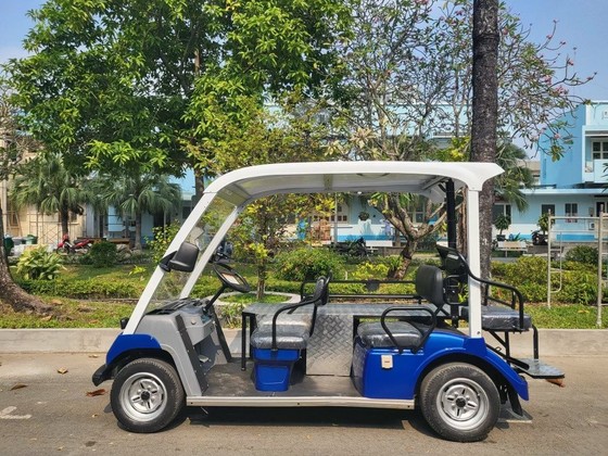 Tặng xe chuyển bệnh và tổ chức thăm khám cho bệnh nhân nghèo ảnh 2