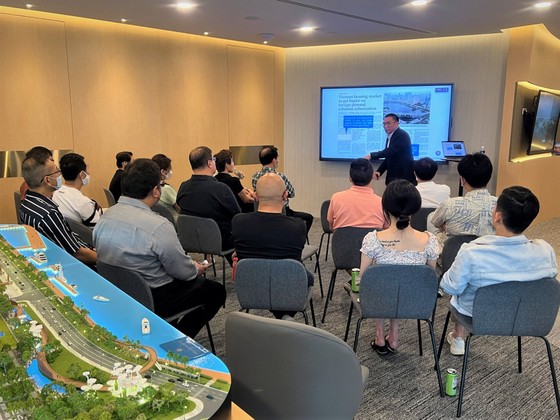 Hàng trăm nhà đầu tư Singapore “bật đèn xanh” với bất động sản hàng hiệu Việt Nam ảnh 1