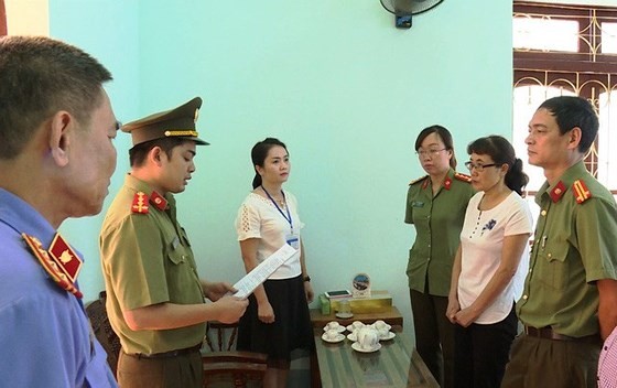 Cơ quan An ninh điều tra Công an tỉnh Sơn La công bố quyết định khởi tố 1 bị can thuộc Sở GD &ĐT Sơn La vì gian lận tại kỳ thi THPT 2018