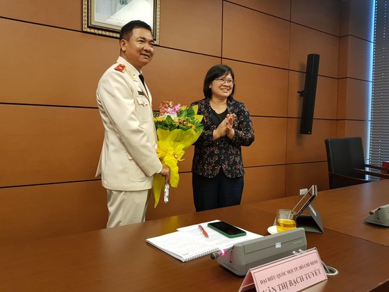 Thủ tướng bổ nhiệm Phó Giám đốc Đại học Quốc gia TPHCM ảnh 1