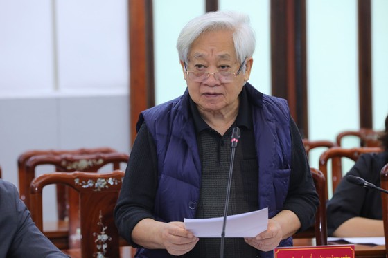 Kiên quyết loại bỏ những cán bộ không đủ phẩm chất ảnh 2