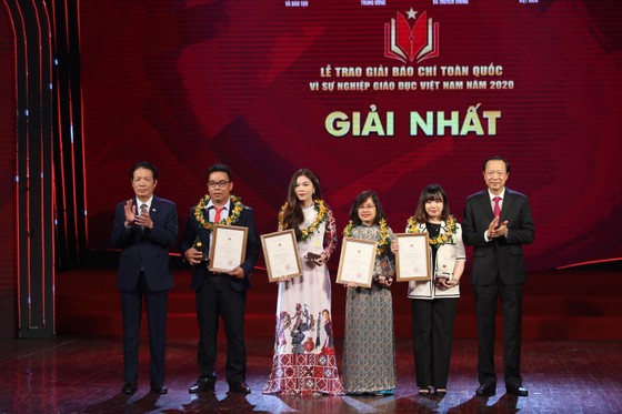 Trao Giải báo chí toàn quốc “Vì sự nghiệp Giáo dục Việt Nam” 2020 ảnh 1