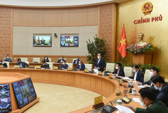 Thủ tướng Nguyễn Xuân Phúc chủ trì cuộc họp trực tuyến với Ban Chỉ đạo quốc gia về phòng chống dịch Covid-19