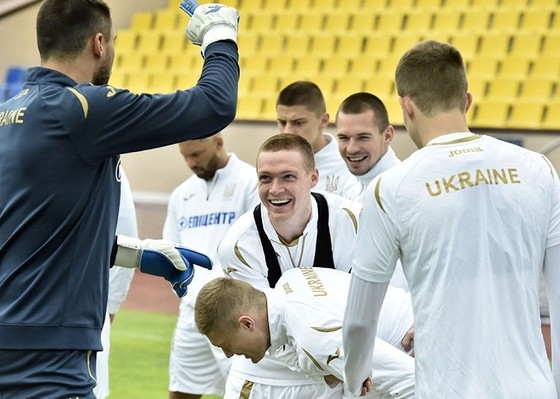 Tuyển Ukraine: Zinchenko cuối cùng cũng xuất hiện, Shevchenko tươi cười ảnh 6