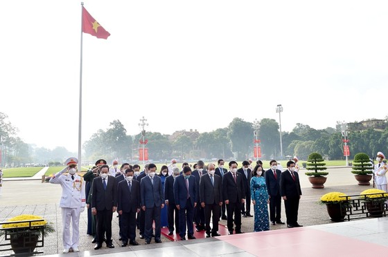 Lãnh đạo Đảng, Nhà nước vào Lăng viếng Chủ tịch Hồ Chí Minh ảnh 2 Lãnh đạo Đảng, Nhà nước vào Lăng viếng Chủ tịch Hồ Chí Minh ảnh 2