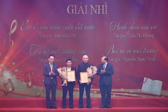 Trao giải cuộc thi “Sáng tác ca khúc về thầy cô và mái trường” ảnh 3