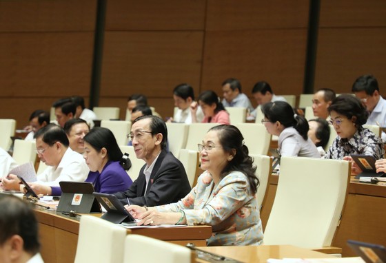 Nhà nước quy định giá bán tối đa với sách giáo khoa, tiếp tục sử dụng Quỹ Bình ổn giá xăng dầu ảnh 3