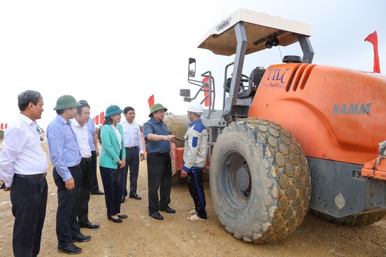 Thủ tướng Phạm Minh Chính phát động phong trào thi đua đặc biệt phát triển kết cấu hạ tầng ảnh 5