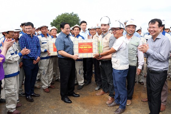 Thủ tướng Phạm Minh Chính phát động phong trào thi đua đặc biệt phát triển kết cấu hạ tầng ảnh 4