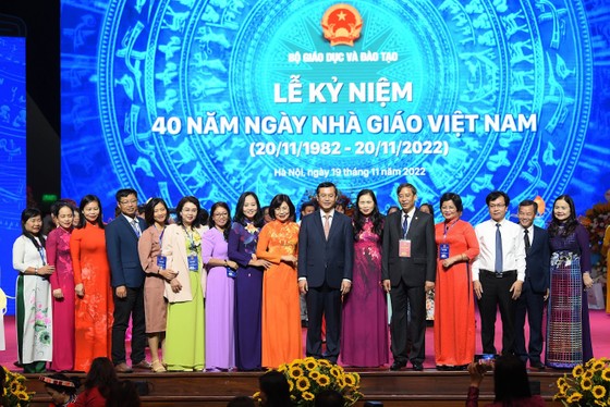 Thủ tướng yêu cầu hoàn thiện chính sách tương xứng với lao động đặc thù của nhà giáo ảnh 2
