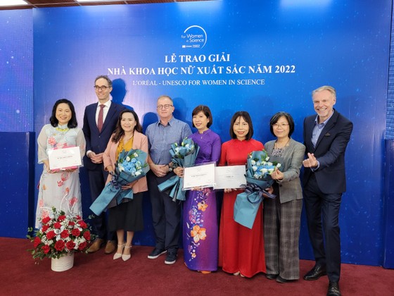 Trao giải thưởng “Nhà Khoa học nữ xuất sắc năm 2022” cho 3 nhà khoa học nữ ảnh 2