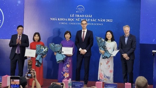 Trao giải thưởng “Nhà Khoa học nữ xuất sắc năm 2022” cho 3 nhà khoa học nữ ảnh 1