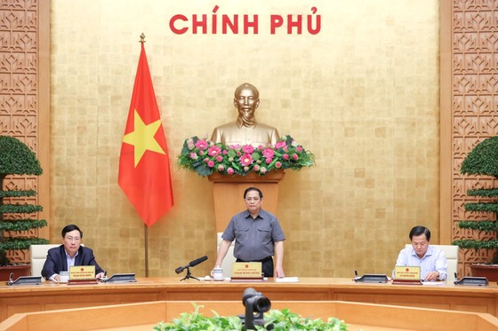 Thủ tướng Phạm Minh Chính phát biểu tại phiên họp Chính phủ chuyên đề về xây dựng pháp luật tháng 11-2022. Ảnh: VIẾT CHUNG