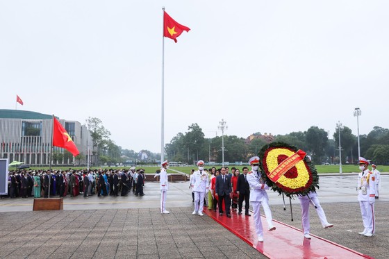 299 cán bộ mặt trận tiêu biểu toàn quốc giai đoạn 2017-2022 được tôn vinh tại Hà Nội ảnh 1