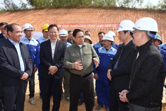 Thủ tướng kiểm tra dự án cao tốc Tuyên Quang - Phú Thọ