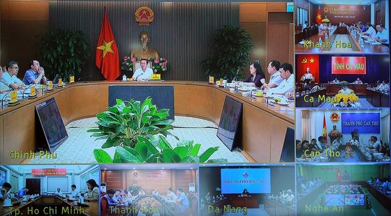  Phó Thủ tướng Trần Hồng Hà làm việc với Bộ Y tế, một số bộ, ngành, địa phương về mua sắm vaccine 