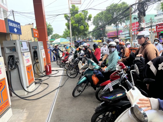 TPHCM hiện có 54 cửa hàng tạm hết xăng dầu ảnh 1 TPHCM hiện có 54 cửa hàng tạm hết xăng dầu ảnh 1