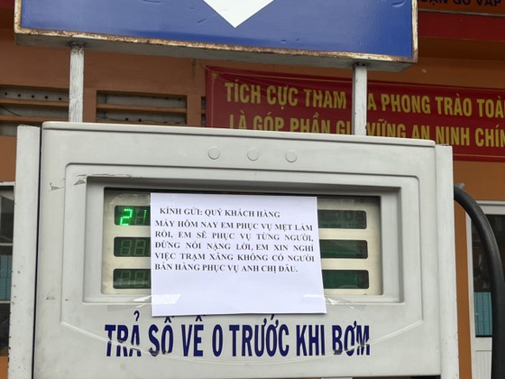 TPHCM hiện có 54 cửa hàng tạm hết xăng dầu ảnh 2 TPHCM hiện có 54 cửa hàng tạm hết xăng dầu ảnh 2