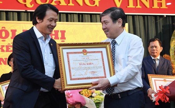 Năm đầu tiên TPHCM thu ngân sách vượt 400.000 tỷ đồng ảnh 1 Năm đầu tiên TPHCM thu ngân sách vượt 400.000 tỷ đồng ảnh 1