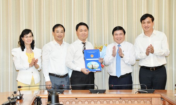 Ông Trần Hoàng Quân giữ chức Giám đốc Sở Xây dựng TPHCM ảnh 3 Ông Trần Hoàng Quân giữ chức Giám đốc Sở Xây dựng TPHCM ảnh 3