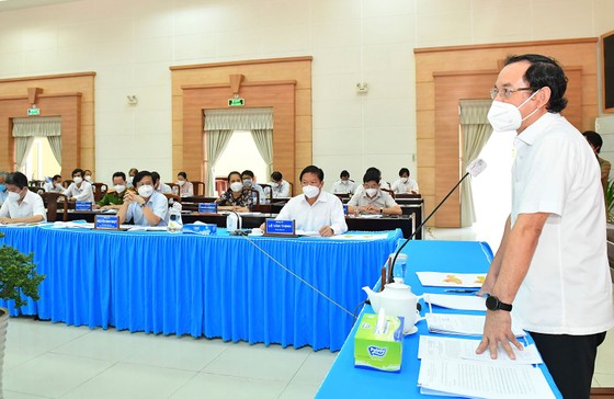 Bí thư Thành ủy TPHCM Nguyễn Văn Nên: ''Yếu tố cần nhất để mở cửa trở lại chính là vaccine'' ảnh 2