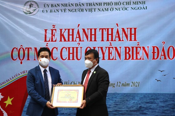 Khánh thành mô hình cột mốc chủ quyền biển đảo tại TPHCM ảnh 2