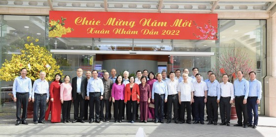 Thường trực Thành ủy TPHCM gặp mặt đầu xuân cán bộ cao cấp nghỉ hưu ảnh 1