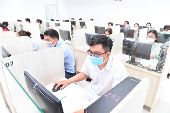 TPHCM bắt đầu thi tuyển 1.004 công chức ảnh 3