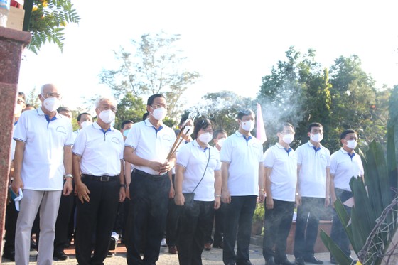 Đoàn đại biểu Quốc hội TPHCM về nguồn tại Côn Đảo ảnh 2 Đoàn đại biểu Quốc hội TPHCM về nguồn tại Côn Đảo ảnh 2