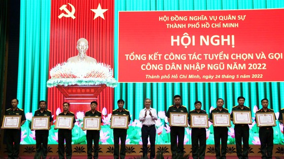 Tuyển chọn những thanh niên có sức khỏe, tư tưởng vững vàng và có trình độ tham gia nhập ngũ ảnh 2