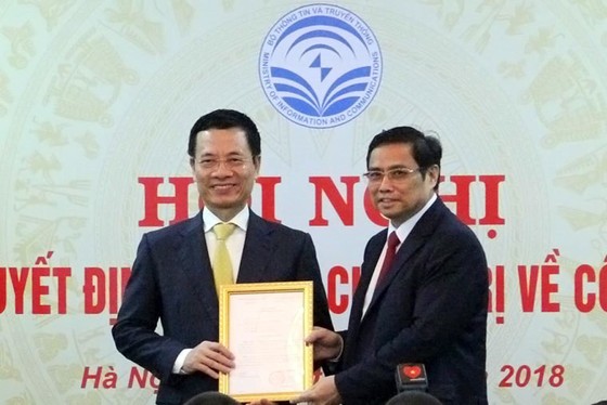 Thiếu tướng Nguyễn Mạnh Hùng chính thức đảm nhiệm quyền Bộ trưởng, Bí thư Ban cán sự đảng Bộ TT-TT ảnh 1
