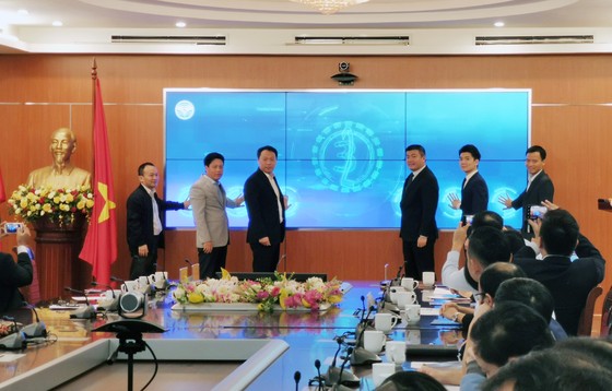 Ra mắt nền tảng định danh điện tử VNPT eKYC ảnh 1