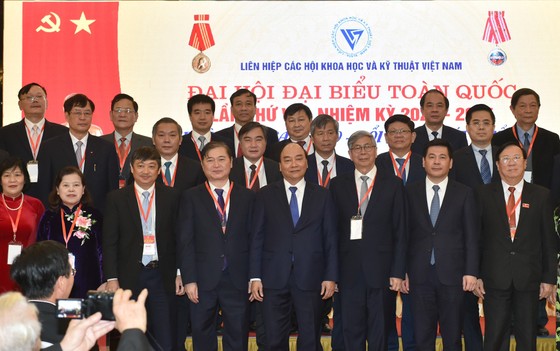 Thủ tướng Nguyễn Xuân Phúc: Đội ngũ trí thức KH-CN là tài sản quý báu của quốc gia ảnh 4 Thủ tướng Nguyễn Xuân Phúc: Đội ngũ trí thức KH-CN là tài sản quý báu của quốc gia ảnh 4
