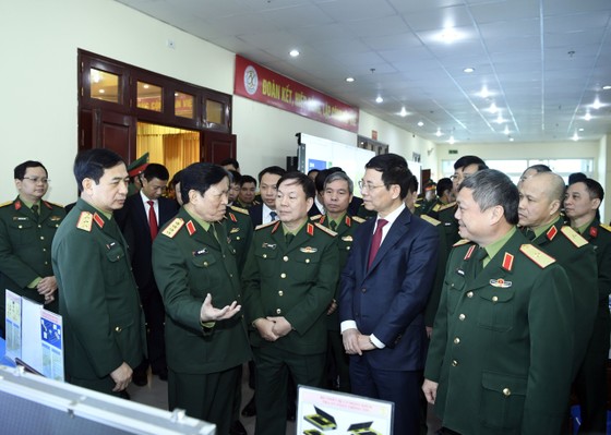 Bộ Quốc phòng và Bộ TT-TT phối hợp bảo đảm an toàn thông tin trên không gian mạng ảnh 1 Bộ Quốc phòng và Bộ TT-TT phối hợp bảo đảm an toàn thông tin trên không gian mạng ảnh 1