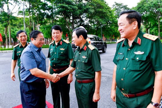 Sẵn sàng chiến đấu, quản lý chặt chẽ vùng trời, vùng biển, biên giới, nội địa và không gian mạng ảnh 6