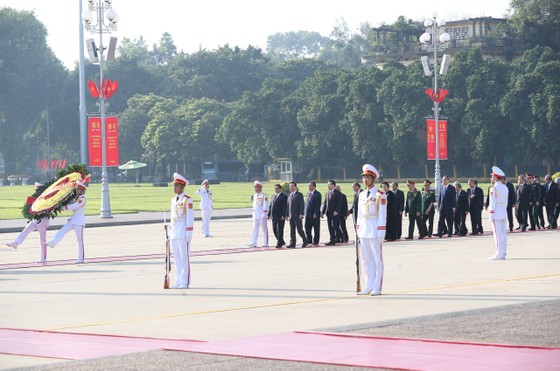 Lãnh đạo Đảng, Nhà nước vào Lăng viếng Chủ tịch Hồ Chí Minh nhân dịp 78 năm Quốc khánh ảnh 2