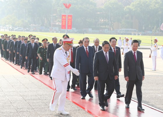 Lãnh đạo Đảng, Nhà nước vào Lăng viếng Chủ tịch Hồ Chí Minh nhân dịp 78 năm Quốc khánh ảnh 3