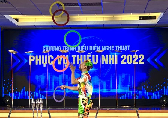 Chương trình nghệ thuật “Sắc màu tuổi thơ” ảnh 1