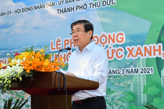 TP Thủ Đức phát động, ra quân trồng cây xanh, dọn dẹp vệ sinh môi trường ảnh 1